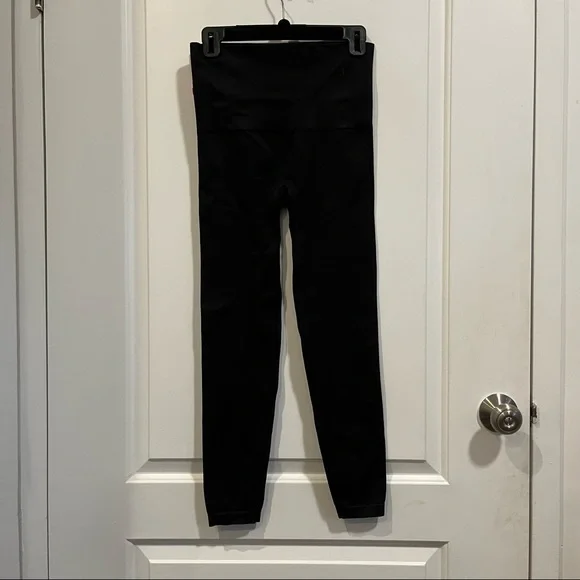 Spanx Seamless Leggings - Picture 7 of 7